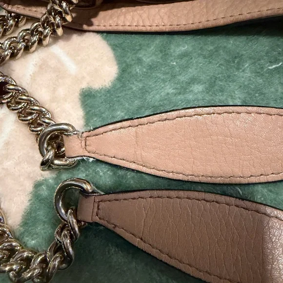 Gucci Beige Leather Shoulder Bag with Gold Chain - Picture 14 of 17